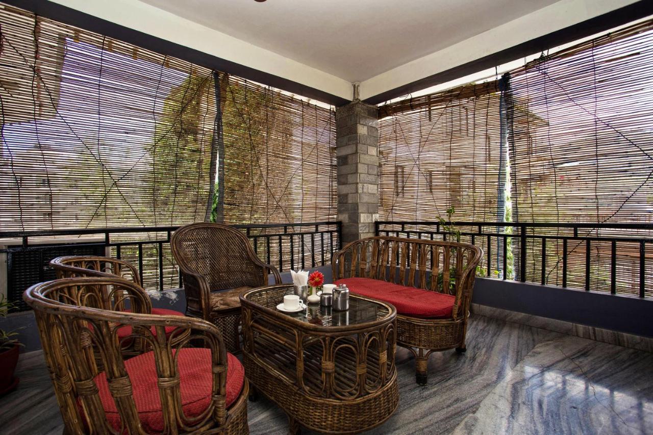 Hotel Tulsi Покхара Екстер'єр фото