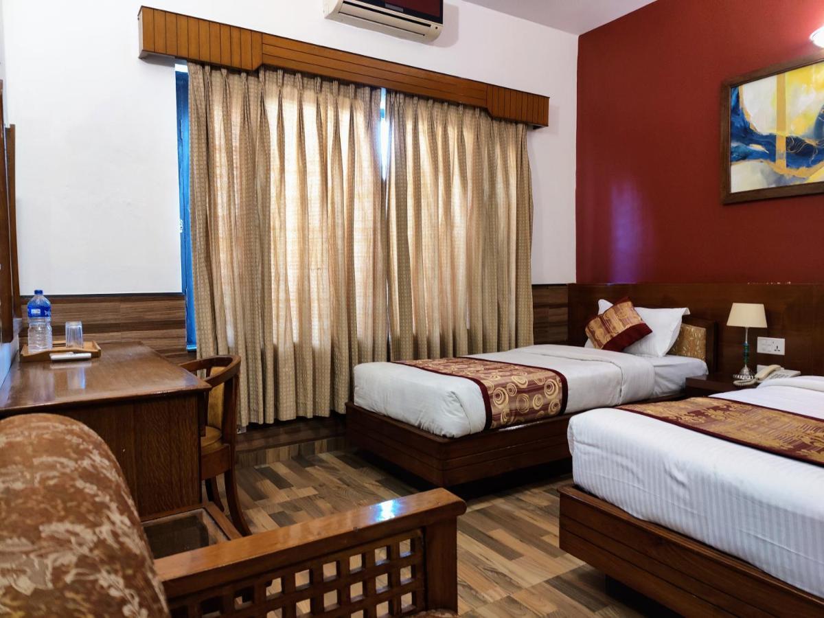Hotel Tulsi Покхара Екстер'єр фото