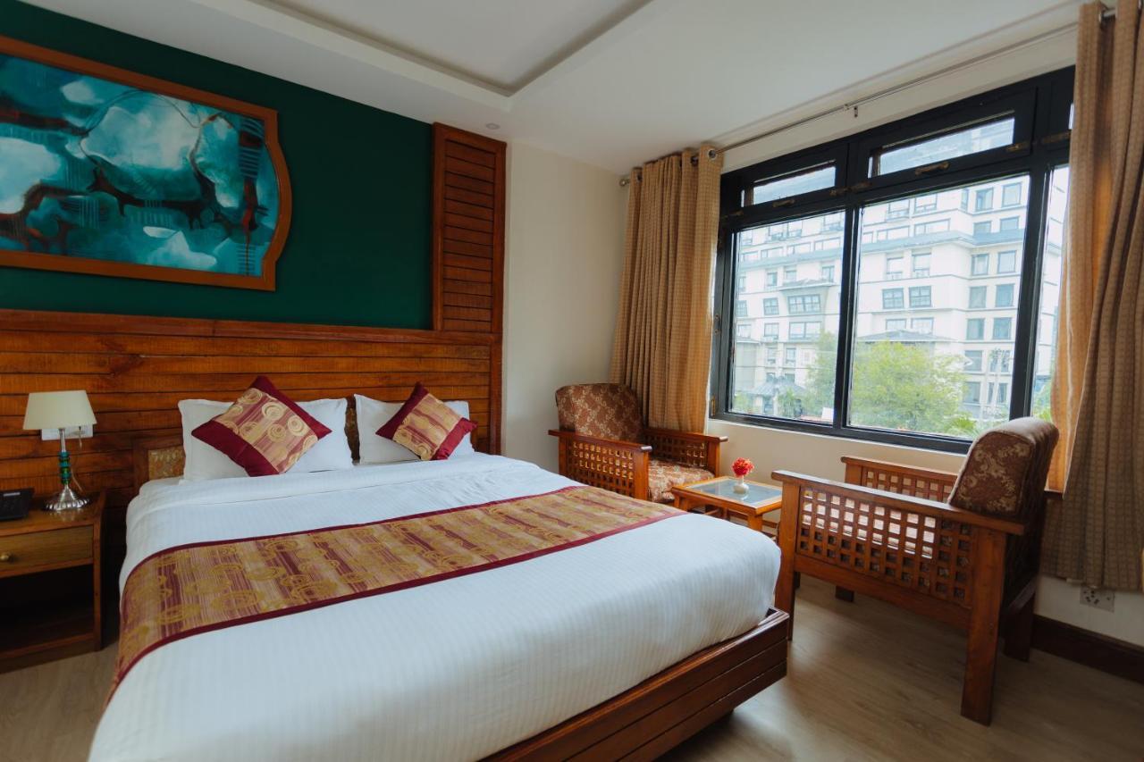 Hotel Tulsi Покхара Екстер'єр фото