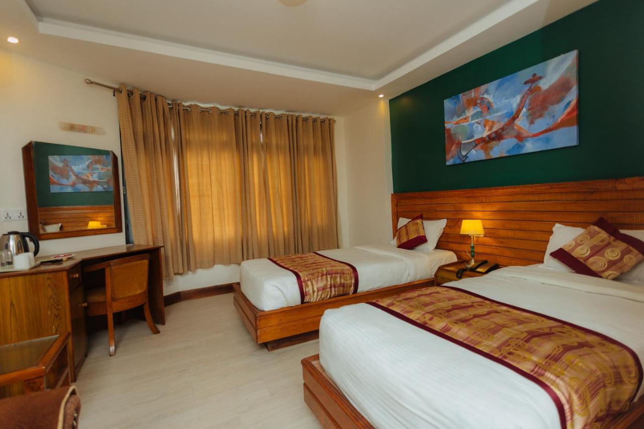 Hotel Tulsi Покхара Екстер'єр фото