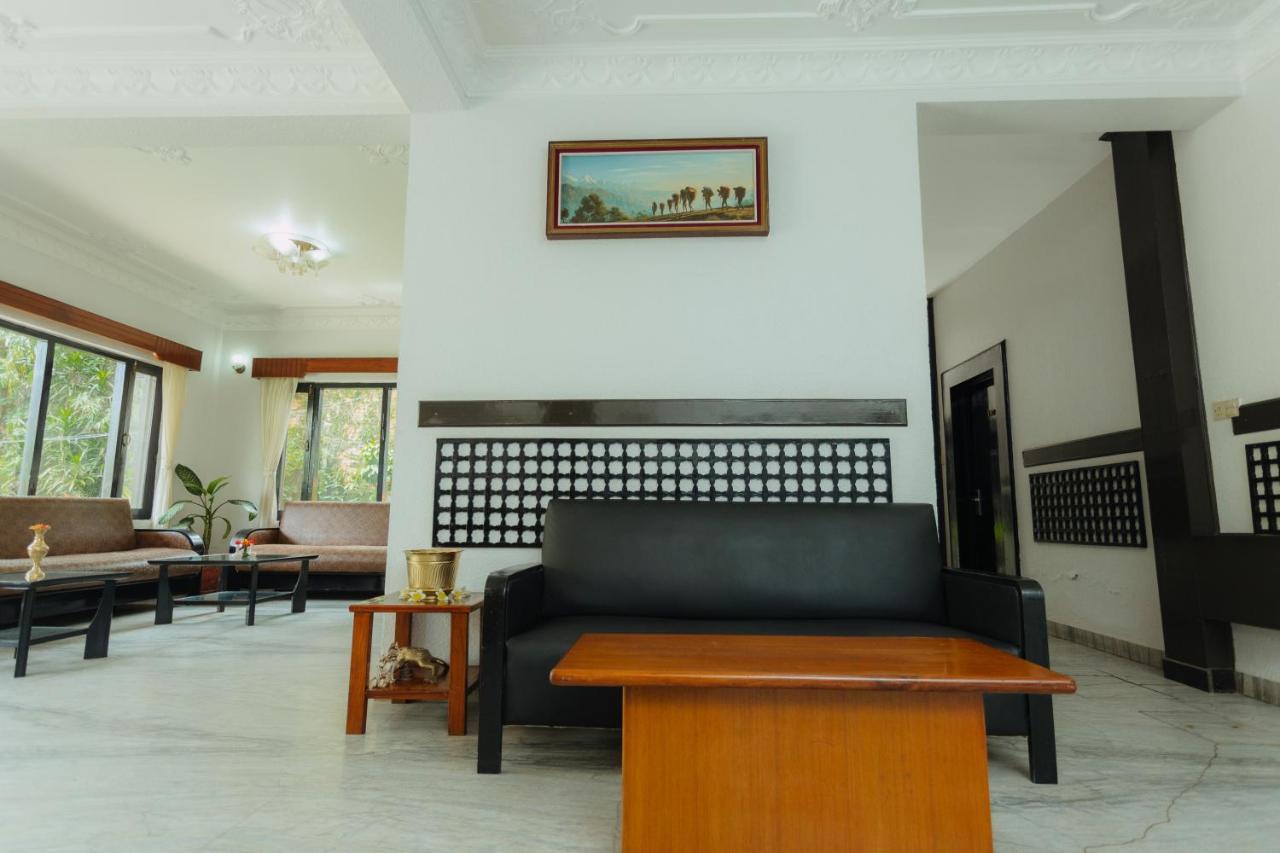Hotel Tulsi Покхара Екстер'єр фото