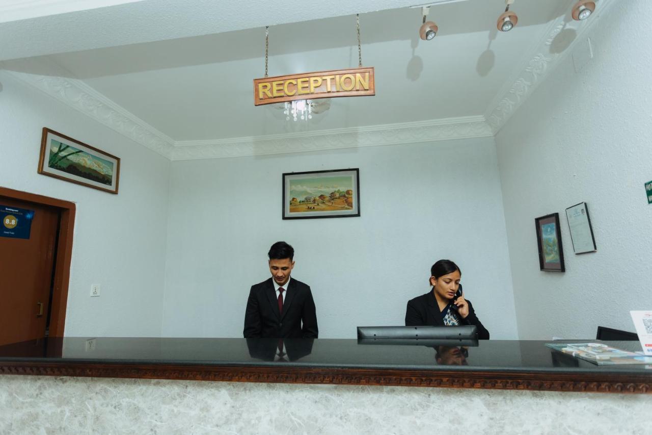 Hotel Tulsi Покхара Екстер'єр фото