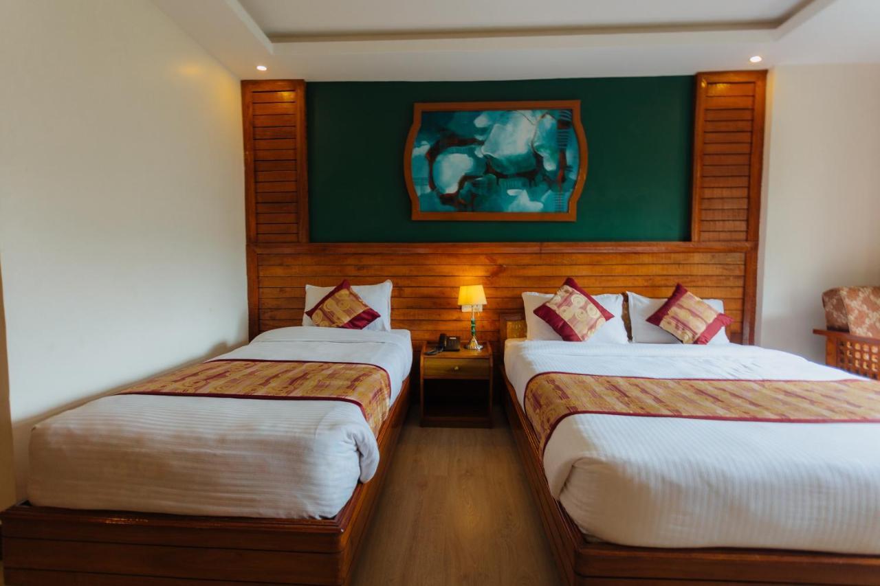 Hotel Tulsi Покхара Екстер'єр фото