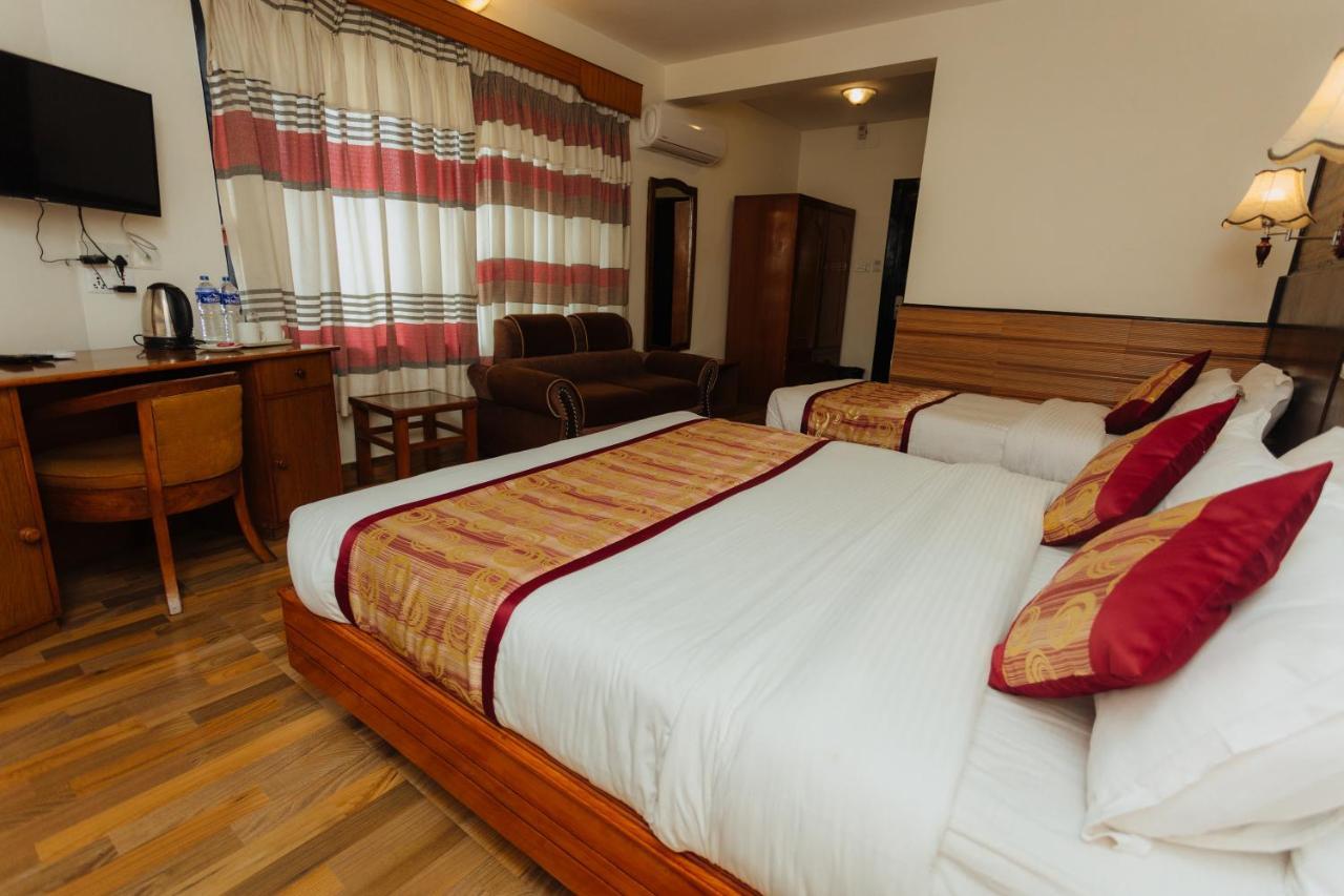 Hotel Tulsi Покхара Екстер'єр фото